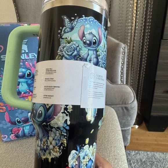 Stanley Quencher H2.0 40oz Tumbler with Blue and Pink Stitch Design. New. - Picture 4 of 8